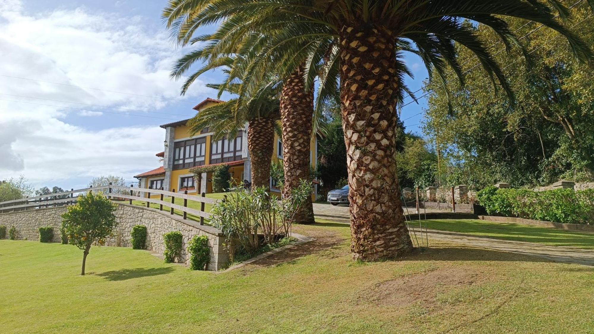 Hostal El Corral Del Acebo Nueva De Llanes Exterior foto